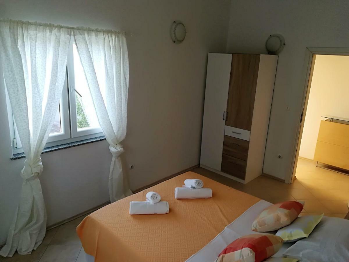 Apartman Rosanda 1 Premuda Buitenkant foto