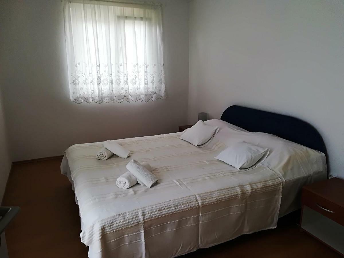 Apartman Rosanda 1 Premuda Buitenkant foto