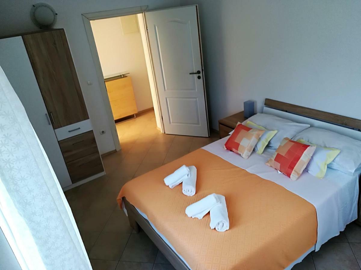 Apartman Rosanda 1 Premuda Buitenkant foto