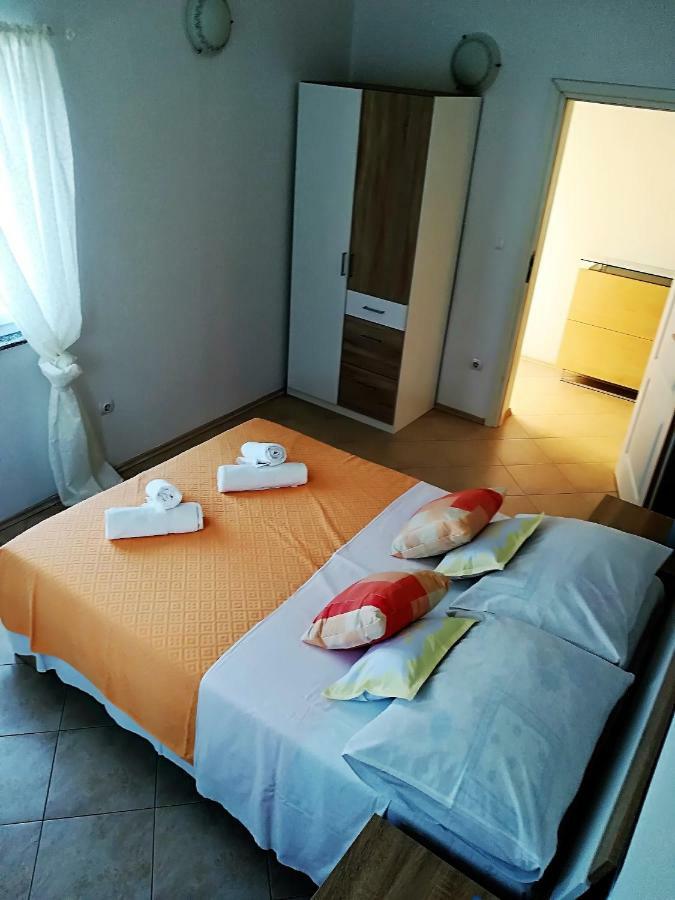 Apartman Rosanda 1 Premuda Buitenkant foto