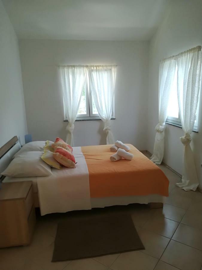 Apartman Rosanda 1 Premuda Buitenkant foto