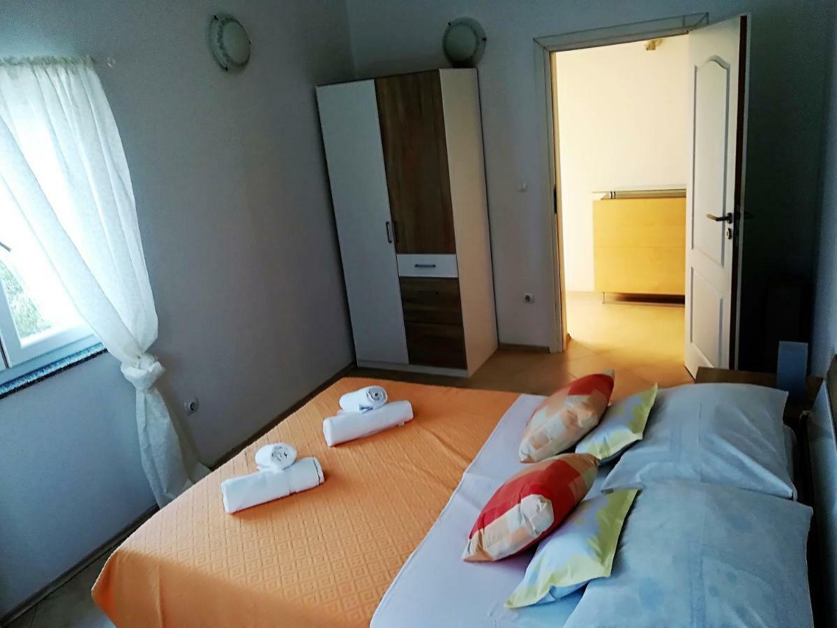 Apartman Rosanda 1 Premuda Buitenkant foto